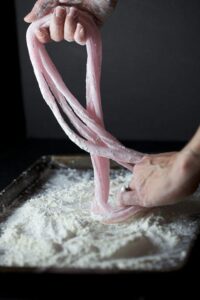 مراحل تهیه پشمک خانگی