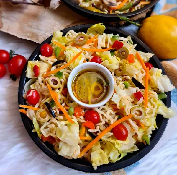 طرز تهیه سالاد نودل سبزیجات